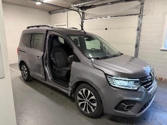 Vaurioauto  passenger cars Renault Kangoo  2023/7
