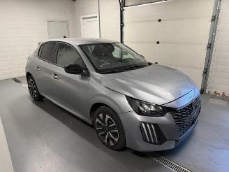 Vaurioauto  passenger cars Peugeot 208  2025/11