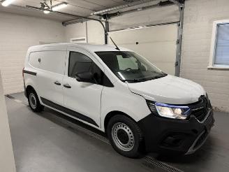 Schadeauto Renault Kangoo  2025/3