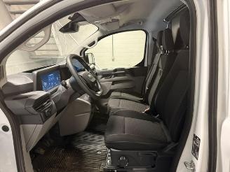 Ford Transit  picture 10