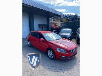 demontáž osobní automobily Volvo V-60 V60 I (FW/GW), Combi, 2010 / 2018 2.0 D4 16V 2015/10