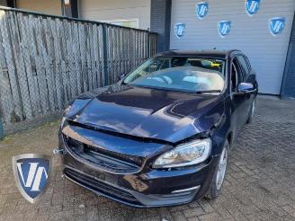 rozbiórka samochody osobowe Volvo V-60 V60 I (FW/GW), Combi, 2010 / 2018 2.0 D4 16V 2015