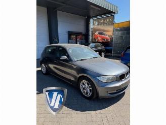 Vrakbiler auto BMW 1-serie 1 serie (E87/87N), Hatchback 5-drs, 2003 / 2012 118i 16V 2011/8