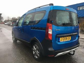 krockskadad bil auto Dacia Dokker 1.2tce 85kw stepway 2015/6