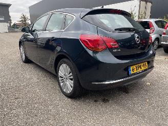 uszkodzony samochody osobowe Opel Astra 1.4T 2014/6