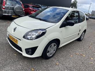 krockskadad bil auto Renault Twingo 1.2 automaat 2011/2