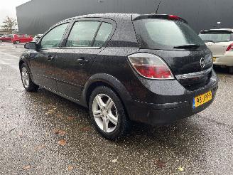 krockskadad bil auto Opel Astra 1.6 85kw 2009/10