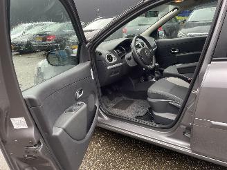 Renault Clio 1.5 dci 5drs picture 8