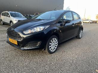 skadebil auto Ford Fiesta 5drs airco 2015/2