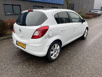 Opel Corsa 1.4 5drs picture 4