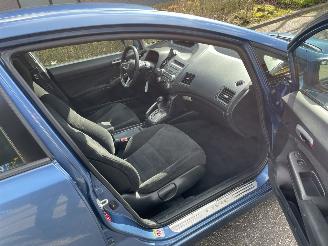 Honda Civic hybrid sedan picture 8