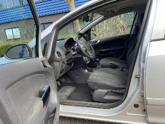 Opel Corsa 1.2 5drs airco picture 13