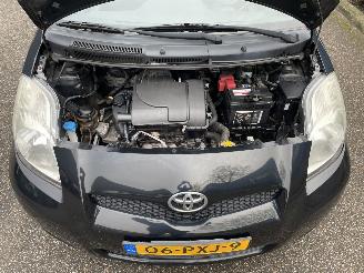 Toyota Yaris 1.0 5drs picture 7