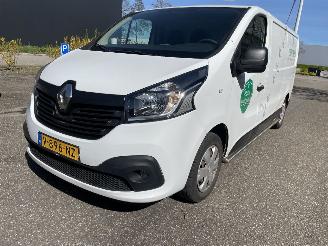 krockskadad bil auto Renault Trafic 1.6 D 92KW KOELING 2018/5
