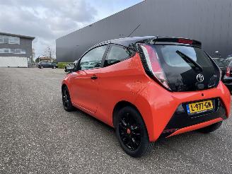 Vaurioauto  passenger cars Toyota Aygo  2014/10