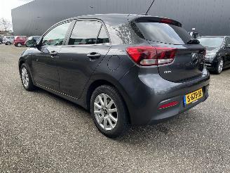 skadebil auto Kia Rio 1.0 88kw 2017/8