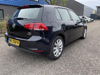 krockskadad bil auto Volkswagen Golf 1.6 tdi 77kw 2013/10