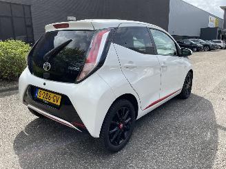 Toyota Aygo 5drs x-play picture 3