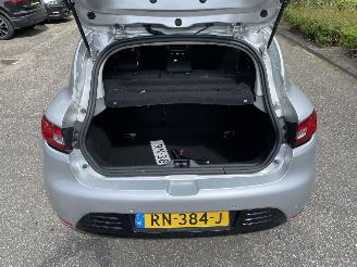 Renault Clio 5drs airco picture 9