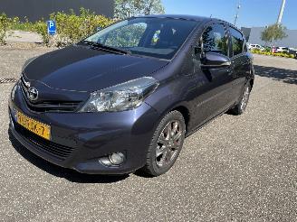 krockskadad bil auto Toyota Yaris 1.3 5drs 2012/7