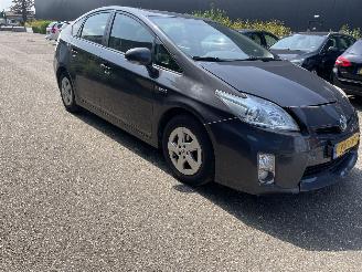 Vaurioauto  passenger cars Toyota Prius 1.8 hybrid 2011/4