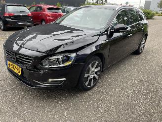 Volvo V-60 2.4 D plug in hybrid picture 4