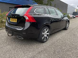 Auto incidentate Volvo V-60 2.4 D plug in hybrid 2013/12