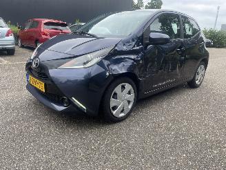 Unfallwagen Toyota Aygo 5drs xplay 2015/2