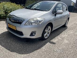 Schadeauto Toyota Auris 1.8 hybrid 2011/8