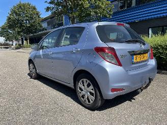 Toyota Yaris 1.3 5drs picture 2