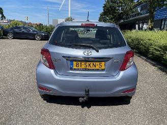 Toyota Yaris 1.3 5drs picture 3
