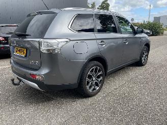 Coche accidentado Mitsubishi Outlander 2.0 Plug in LPG 2015/10