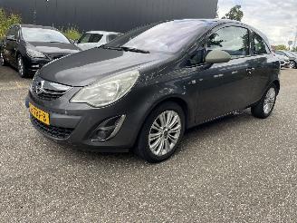 krockskadad bil auto Opel Corsa 1.4 aut. cosmo 2012/9