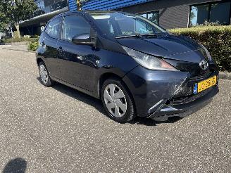 Toyota Aygo 5drs xplay picture 4