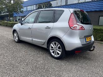 Damaged car Renault Scenic 2.0 Aut. 2011/4