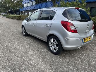 Schadeauto Opel Corsa 1.4 Aut. 2011/10