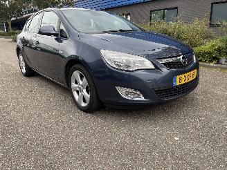 Voiture accidenté Opel Astra 1.6 85kw 2013/2