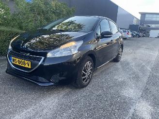 Peugeot 208 1.2 5drs picture 2