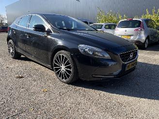 Unfallwagen Volvo V-40 2.0d 2015/12