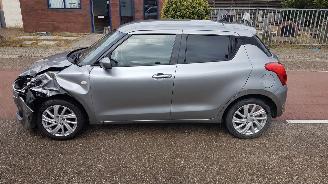 Schadeauto Suzuki Swift HYBRID 2022/9