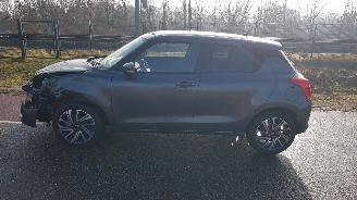 Schadeauto Suzuki Swift AUTOMAAT 2023/10