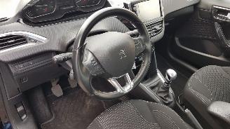 Peugeot 208 1.2 pure tech picture 20