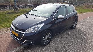 Peugeot 208 1.2 pure tech picture 3
