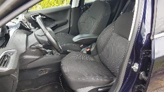 Peugeot 208 110PK  6-bak picture 18