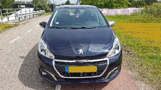 Peugeot 208 110PK  6-bak picture 12