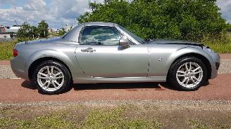 uszkodzony samochody osobowe Mazda MX-5 HARDTOP 2011/7