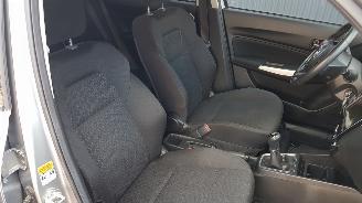 Suzuki Swift  picture 10