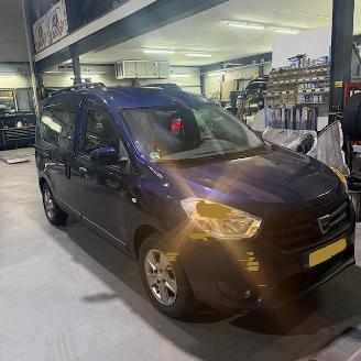 krockskadad bil auto Dacia Dokker  2016/12