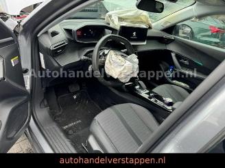 Peugeot 2008 e II Allure Pack Full Elektro picture 19