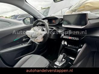Peugeot 2008 e II Allure Pack Full Elektro picture 11